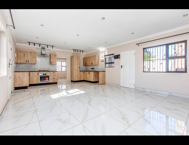 2 BEDROOM FREESTANDING TO LET IN MARLBORO GARDENS